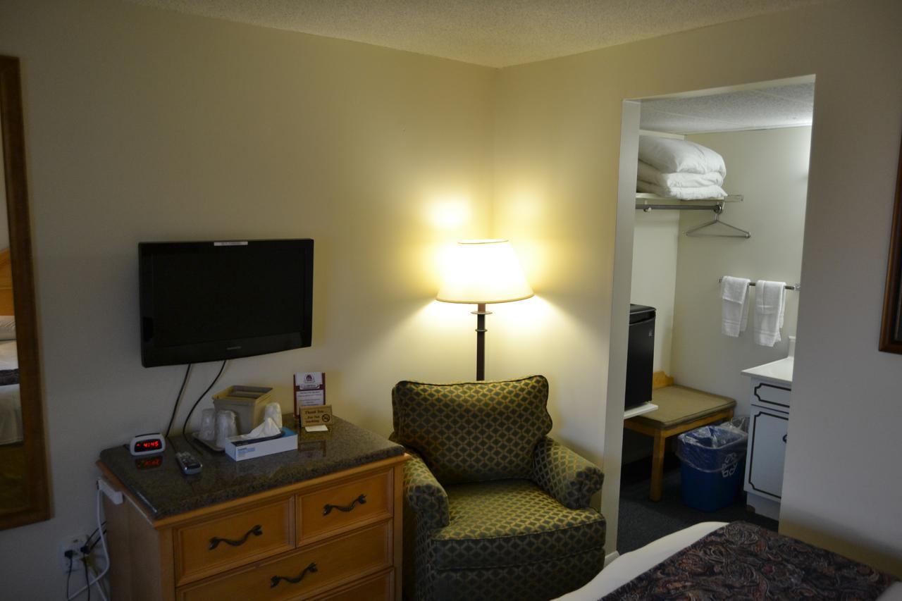 The Ship Motel 2*